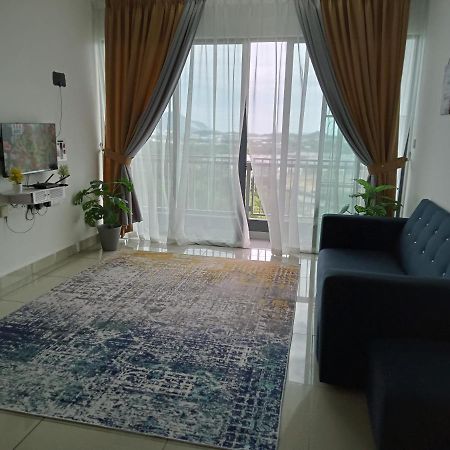 Fz Almyra Homestay Каджанг Экстерьер фото